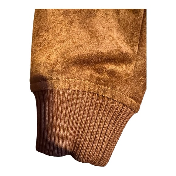 BLANKNYC Aviator Jacket
Poker Face Charlie Cale Suede Bomber Jacket 🔥 - Picture 4 of 8